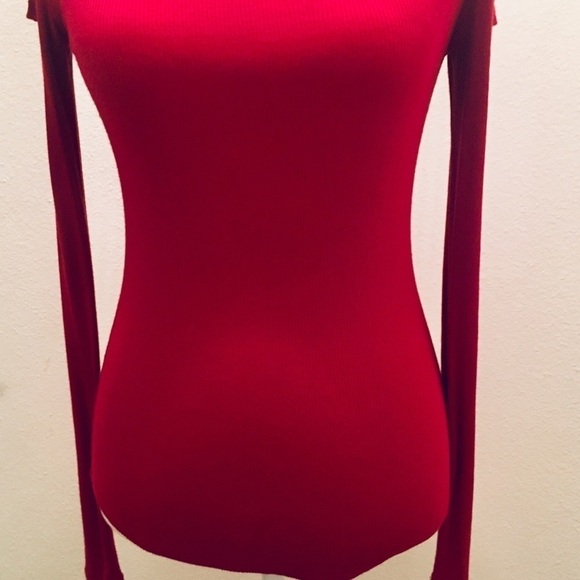 Maroon Red Ribbed Cold Shoulder Top NEW W OUT TAGS - Picture 5 of 8